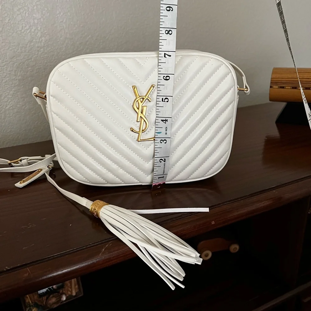 White PLU Crossbody. Used only two times, like new. Really cute for a day out! - Picture 7 of 7